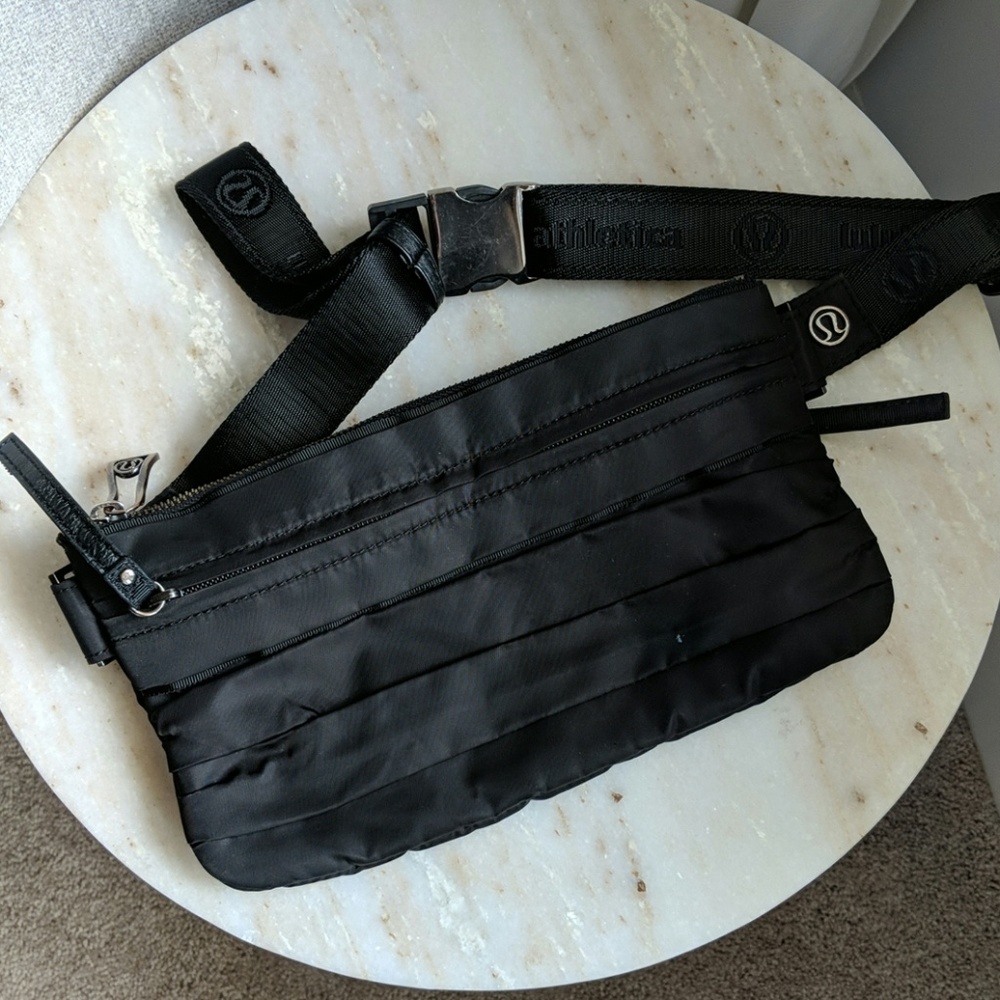 Lululemon fanny pack